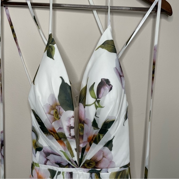 Beautiful Floral Deep V Neck Backless Dress Chiffon Overlay 8093 Size 12 - Picture 4 of 9